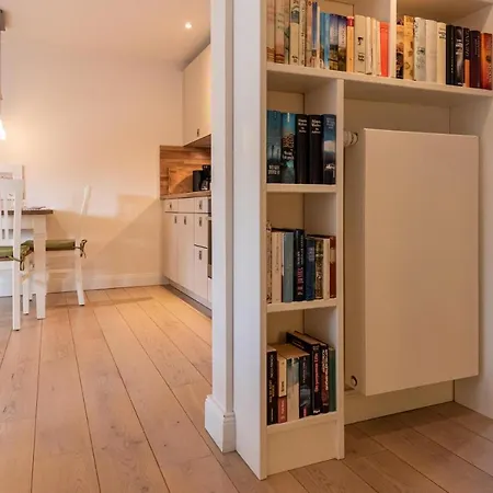 Landhaus, App F アパート *